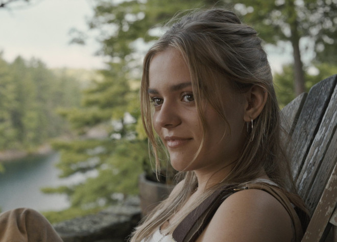 Мэйси Стелла (Хлоя).